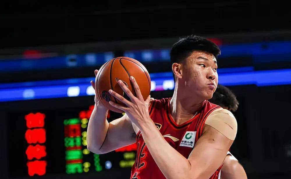 关于CBA常规赛加时末段再迎强敌，北京首钢防线松动，主帅态度：更衣室稳定，训练强度明显提升的信息