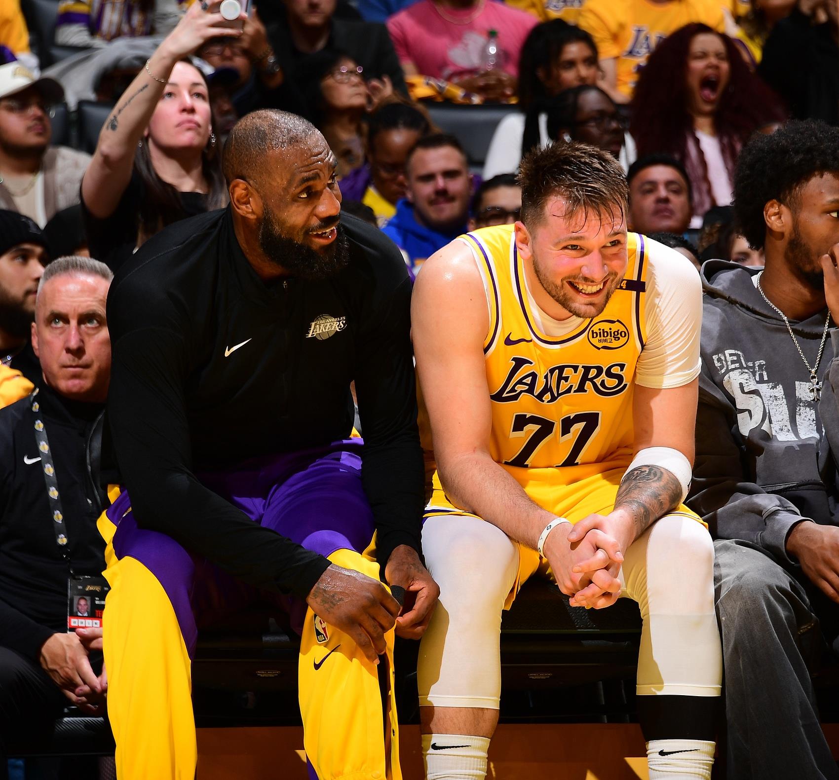 中欧体育首页包含NBA总决赛今晨再迎强敌，洛杉矶湖人刷新队史纪录，主帅态度——态度坚定，更衣室氛围转暖的词条