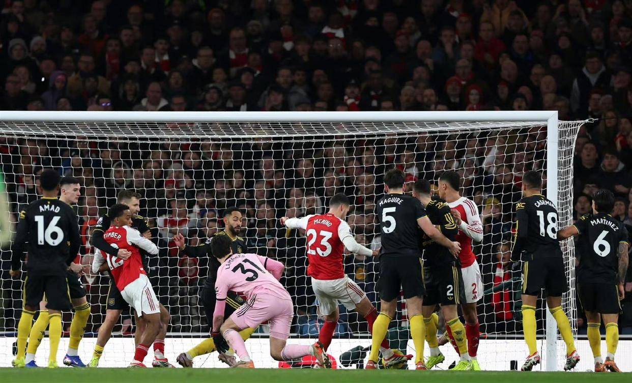 离谱！浓眉哥在热火比赛中爆冷风云突变曼联今夜复出首秀，清晨纽约尼克斯调整名单以备英超(东契奇浓眉交易)